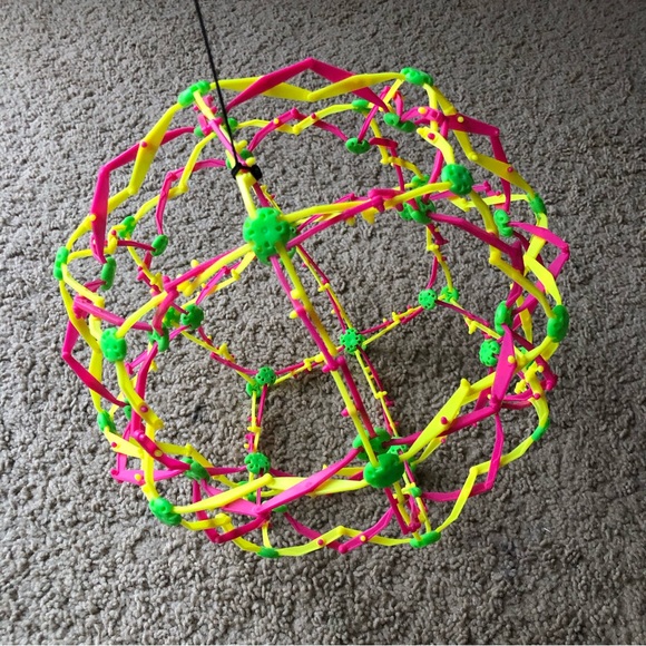 Expandable Breathing Ball - Picture 1 of 9